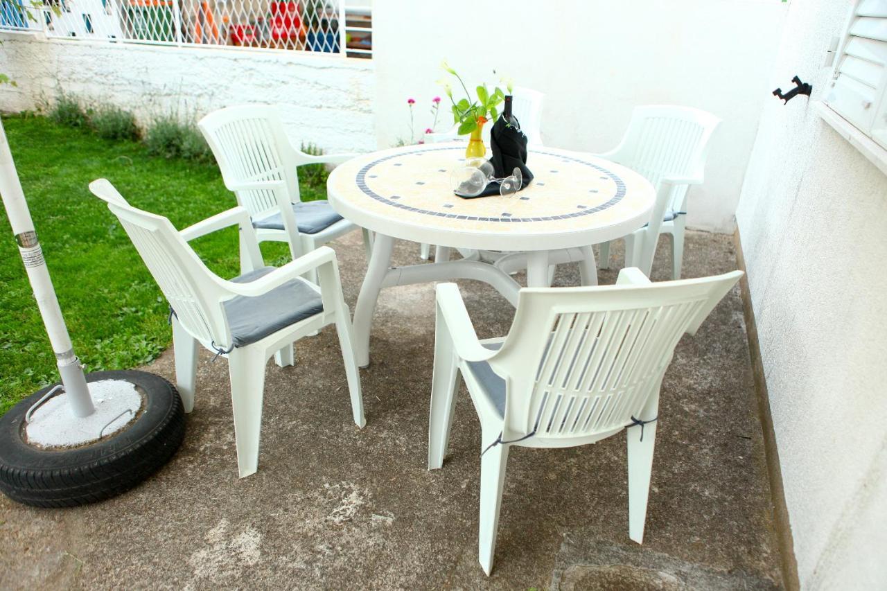 Apartmani Ana Juricev Vodice Exterior foto