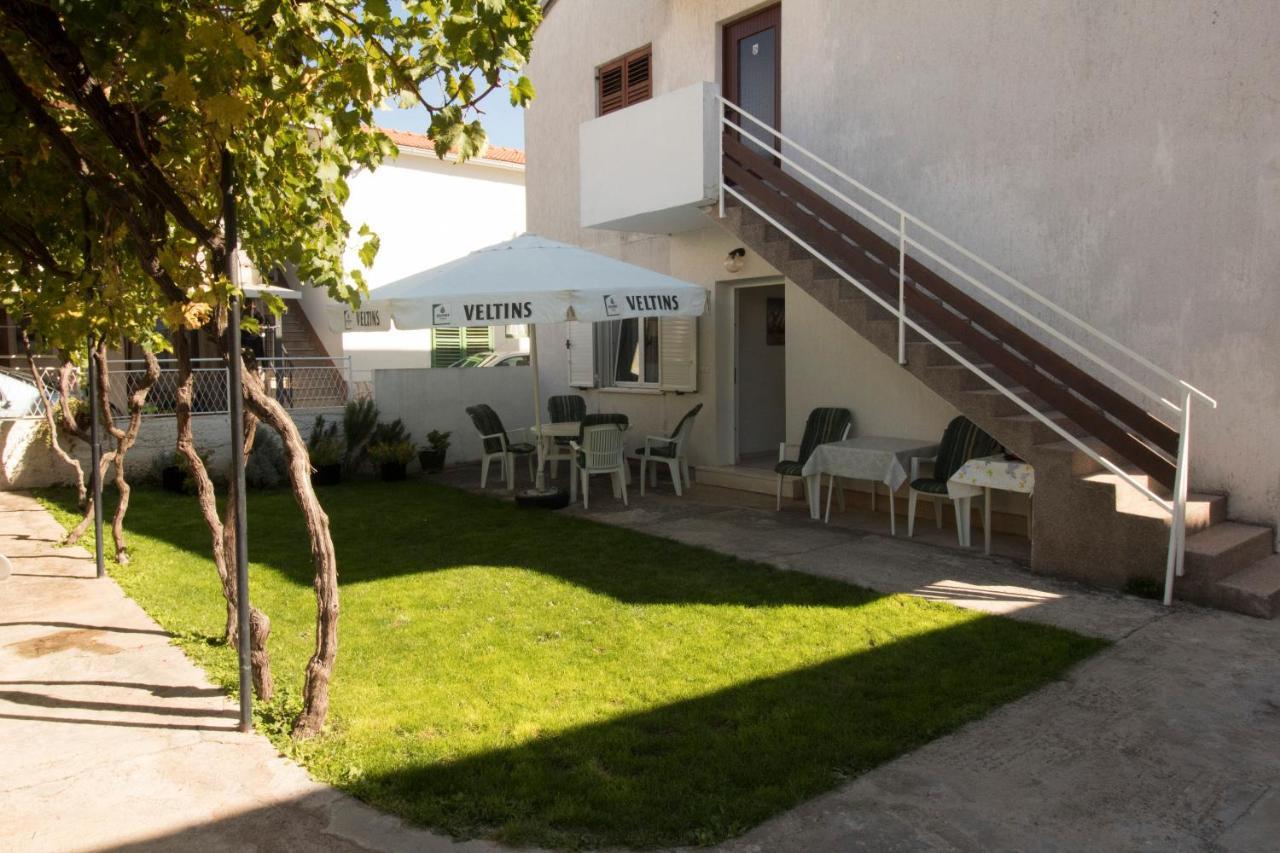 Apartmani Ana Juricev Vodice Exterior foto